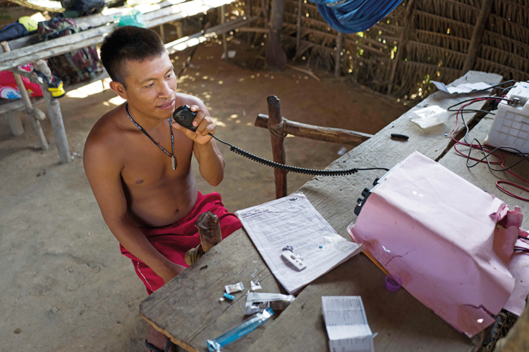 160017 - Les radios et les téléphones satellite peuvent sauver la vie