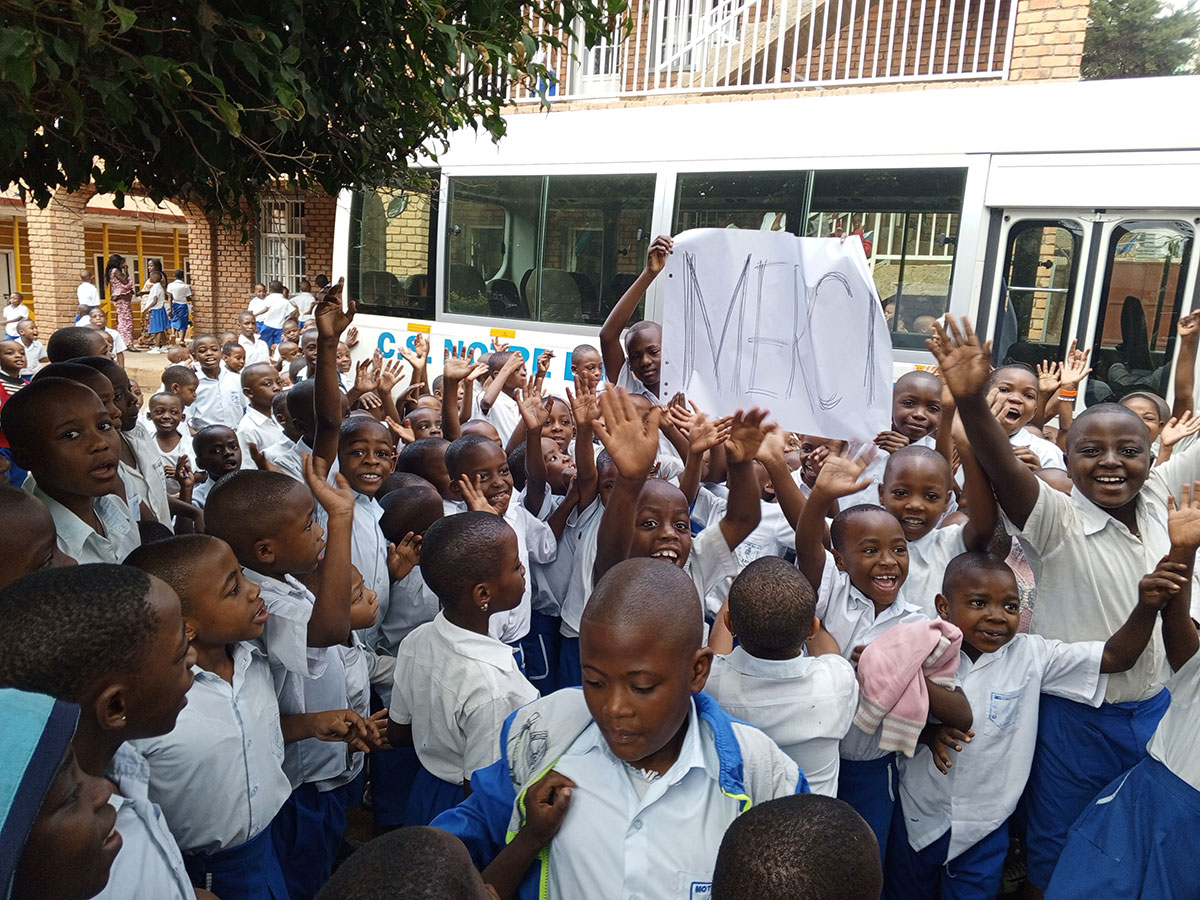 220023 - DR Congo: a scuola con l'autobus miva
