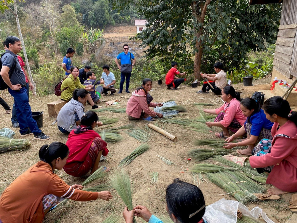 240012 - Laos: ethnische Minderheiten in Bergdörfern profitieren von nachhaltiger Wald--  und Landwirtschaft 